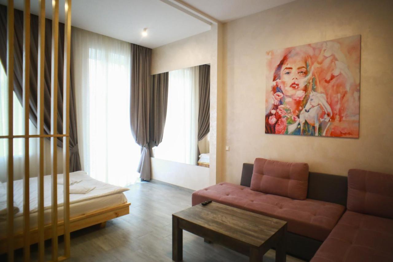 Leogrand Apartment On Drohobycha 4 Lviv Exterior foto