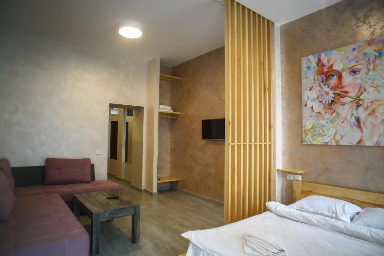 Leogrand Apartment On Drohobycha 4 Lviv Exterior foto
